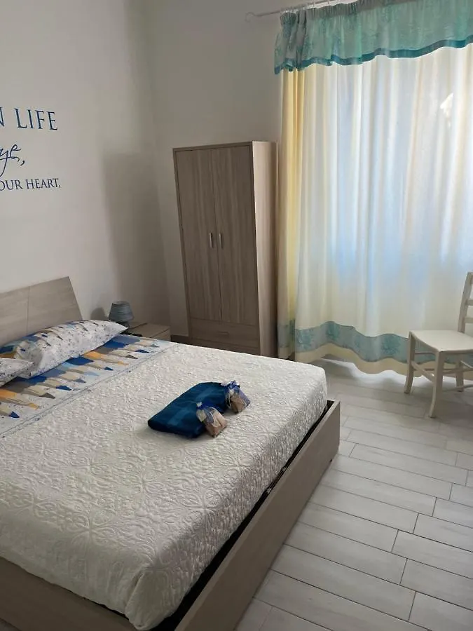 לה מדלנה B&B Isola Mia לינה וארוחת בוקר